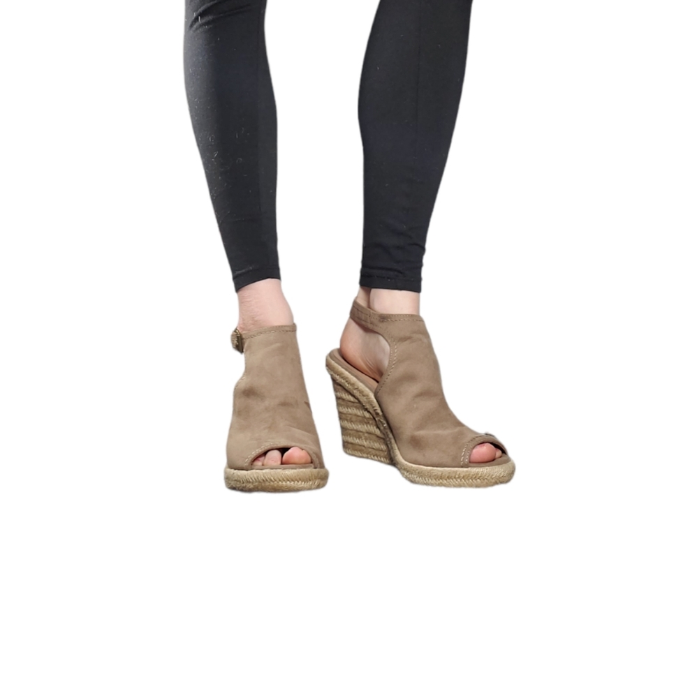 Universal Thread Espadrille Wegdes - image 2